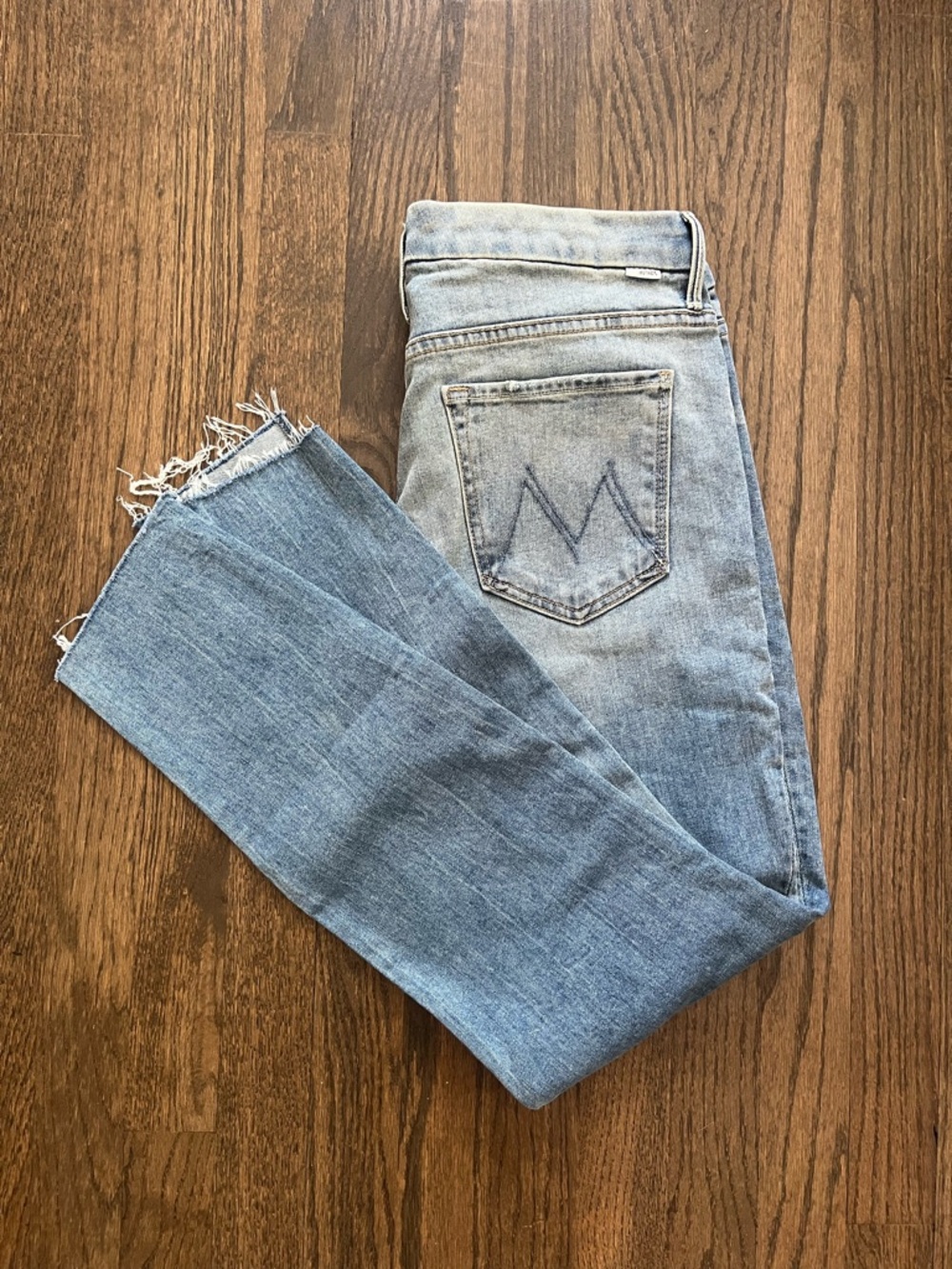 🚨SOLD🚨MOTHER Light Blue Straight Women’s Jeans (Never Worn)